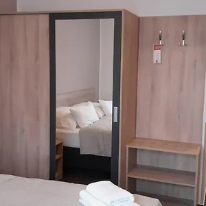 https://hotel-arena-prague.praguehotelsweb.com