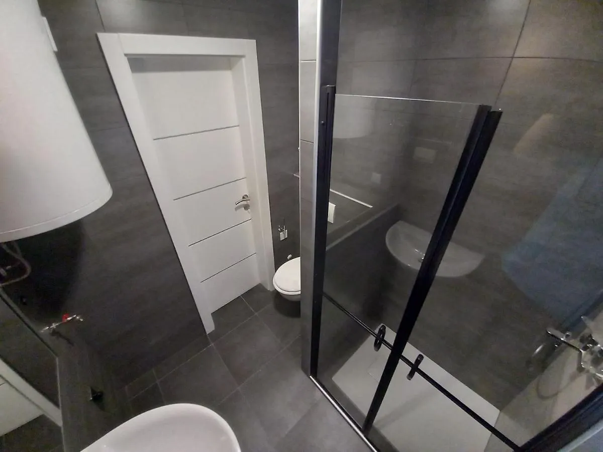 פאז'אנה Apartments Laura