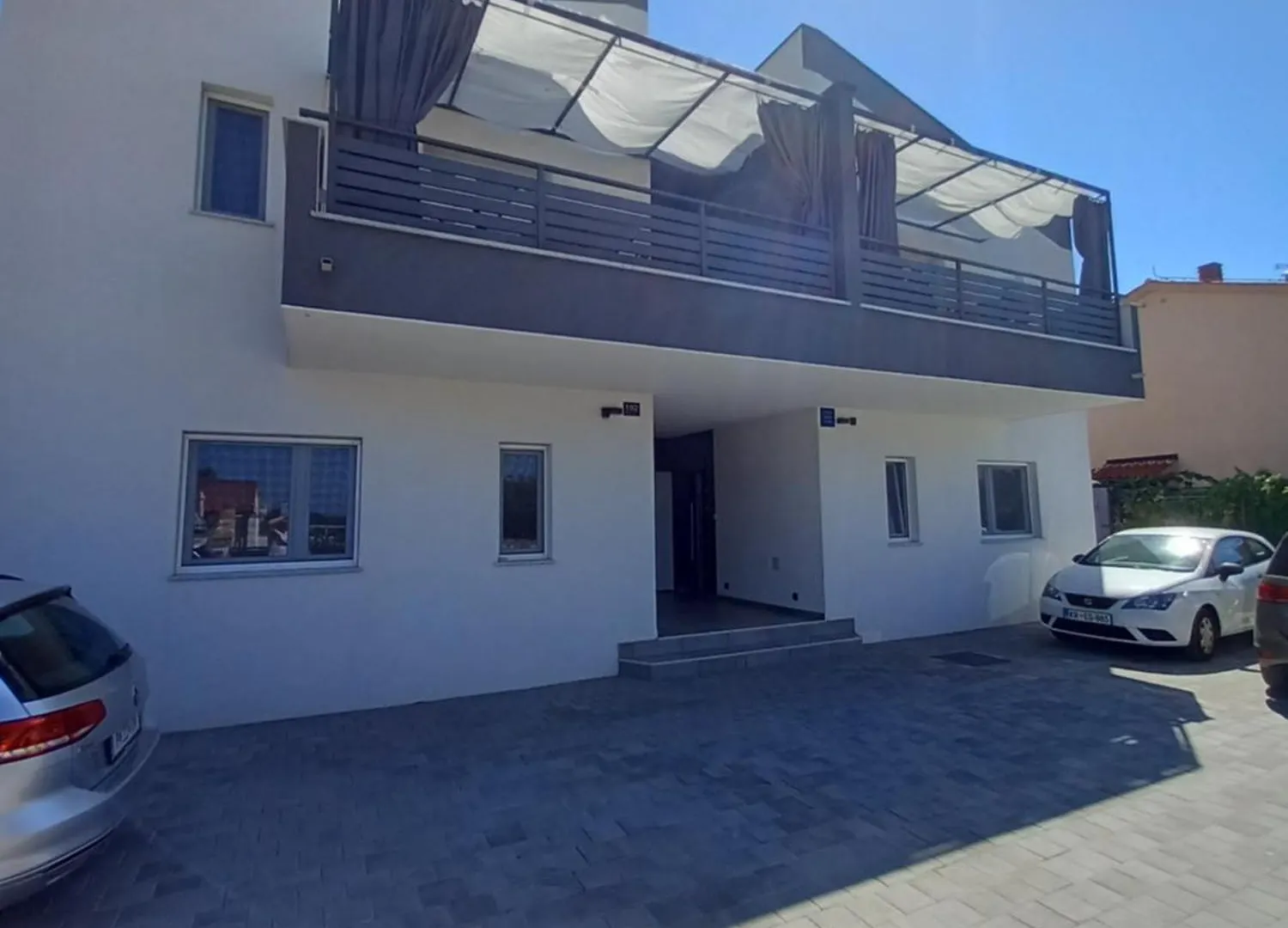 פאז'אנה Apartments Laura
