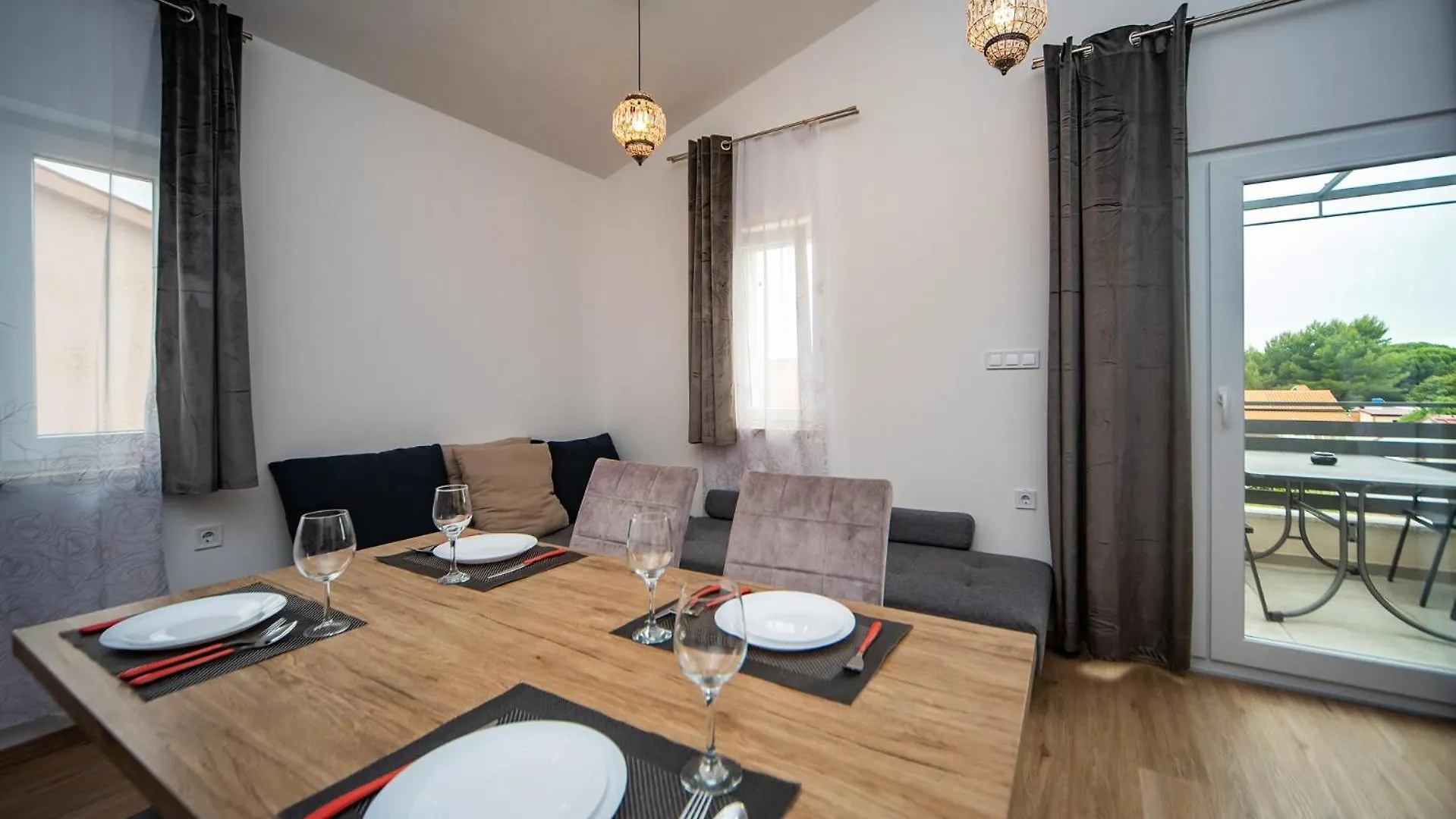 פאז'אנה Apartments Laura