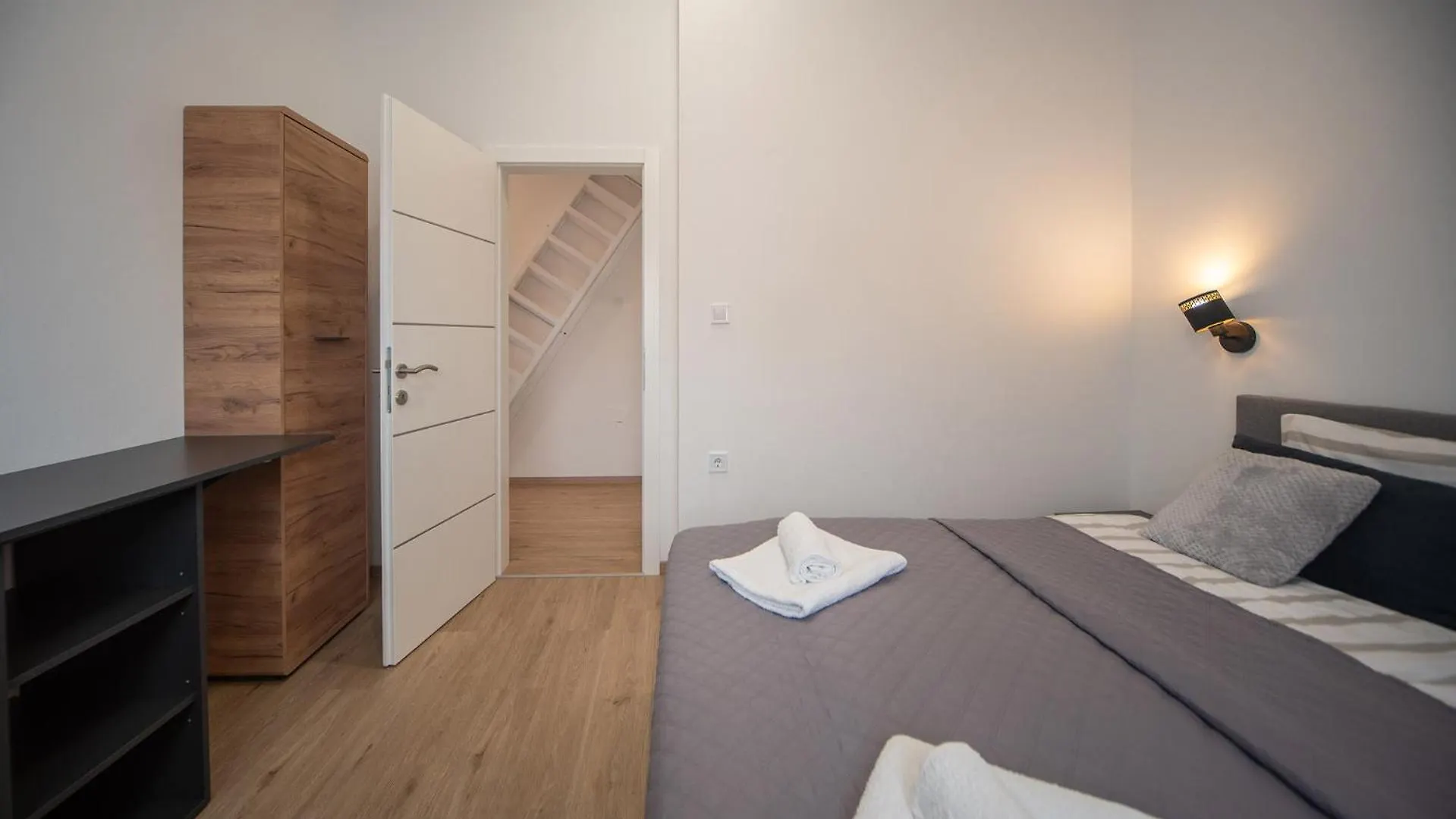 פאז'אנה Apartments Laura